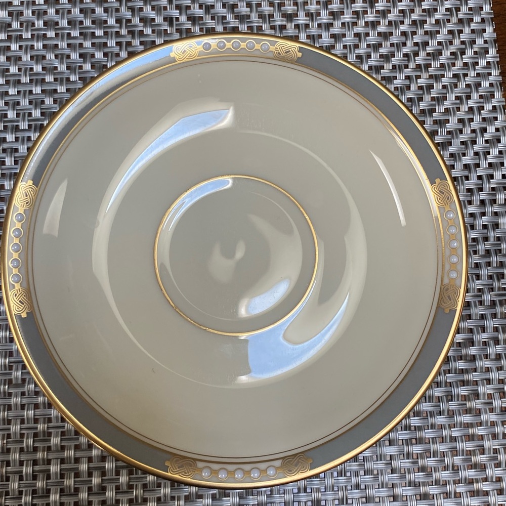 5 excellent condition Lenox McKinley saucers. Cups not included. Gorgeous!